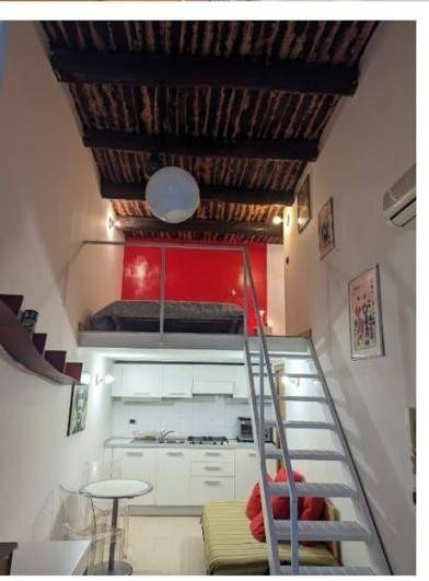 appartamento in affitto a Napoli in zona Montecalvario