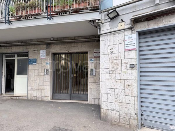 negozio in affitto a Napoli in zona Arenella