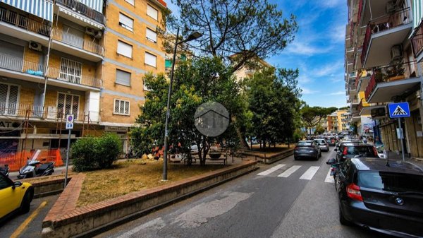 locale commerciale in affitto a Napoli in zona Capodimonte / Colli Aminei