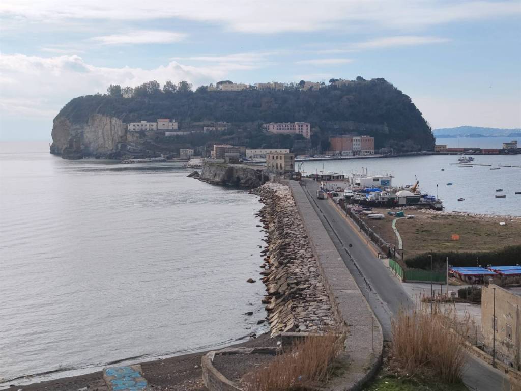 appartamento in affitto a Napoli in zona Bagnoli