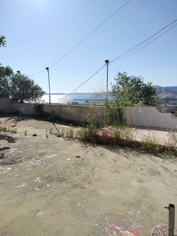 negozio in affitto a Napoli in zona Posillipo