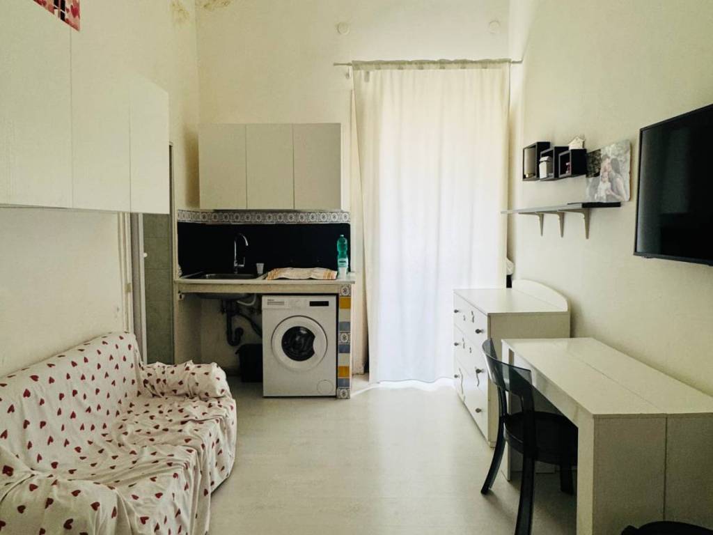 appartamento in affitto a Napoli in zona Chiaia