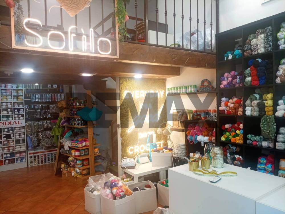 locale commerciale in affitto a Napoli