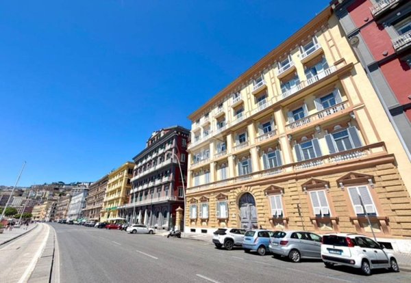 appartamento in affitto a Napoli in zona Chiaia
