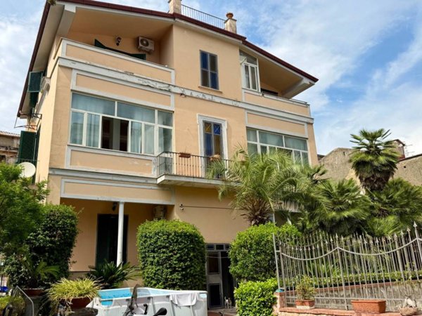 appartamento in affitto a Napoli in zona Stella