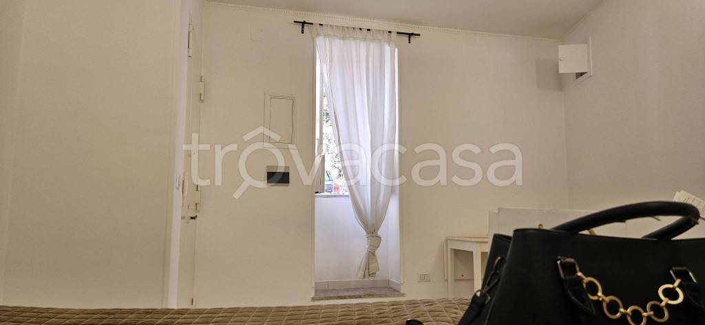 appartamento in affitto a Napoli in zona Chiaia