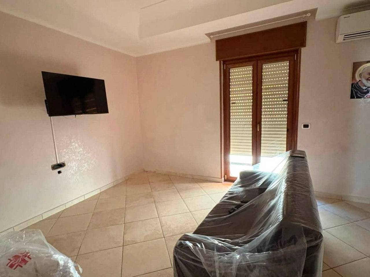 negozio in affitto a Napoli in zona Vicaria
