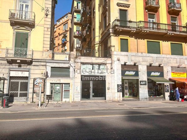 locale commerciale in affitto a Napoli in zona Chiaia
