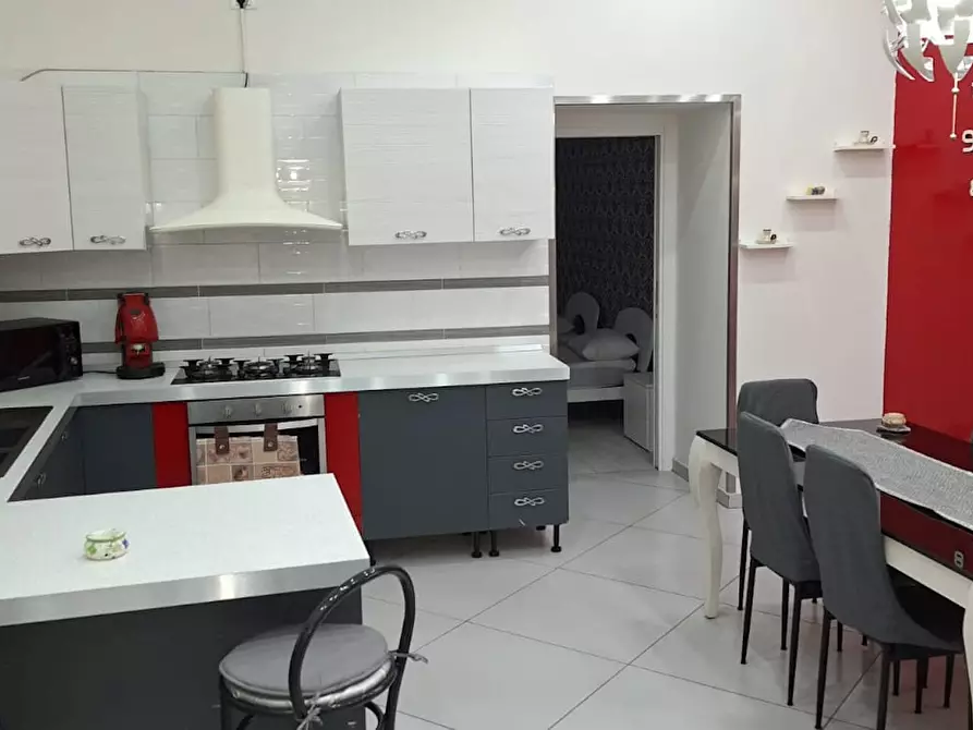 appartamento in affitto a Napoli in zona Stella