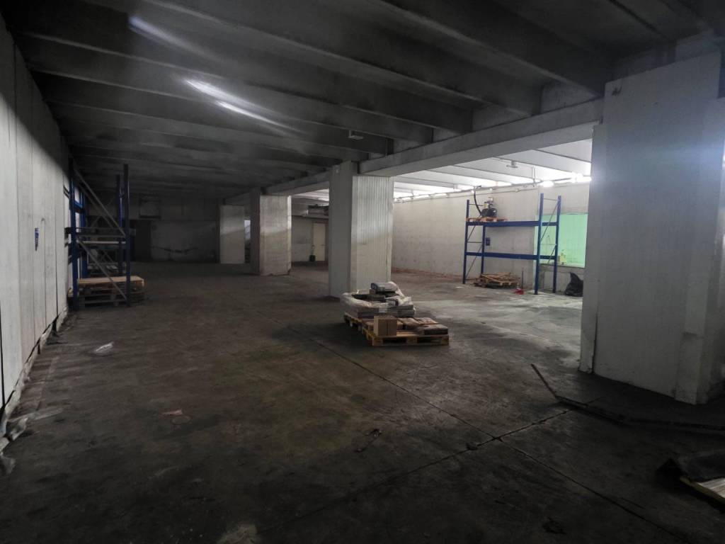 locale commerciale in affitto a Napoli in zona Poggioreale