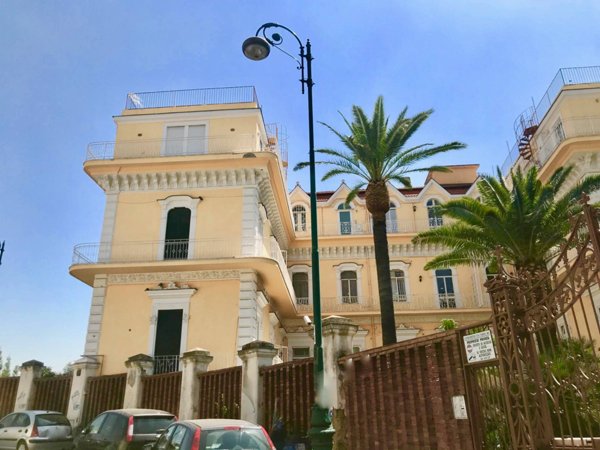 ufficio in affitto a Napoli in zona Vomero