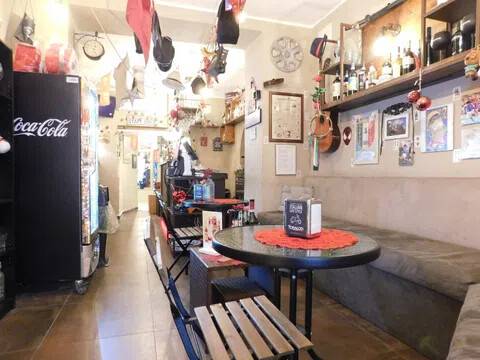 negozio in affitto a Napoli in zona Arenella