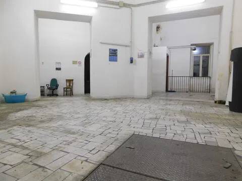 negozio in affitto a Napoli in zona Centro Antico