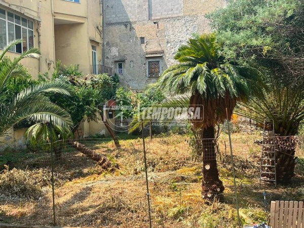 appartamento in affitto a Napoli in zona Stella