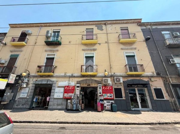 negozio in affitto a Napoli in zona San Giovanni a Teduccio