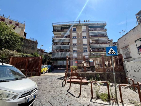 appartamento in affitto a Napoli in zona San Carlo all'Arena