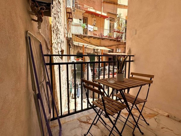 appartamento in affitto a Napoli in zona Chiaia