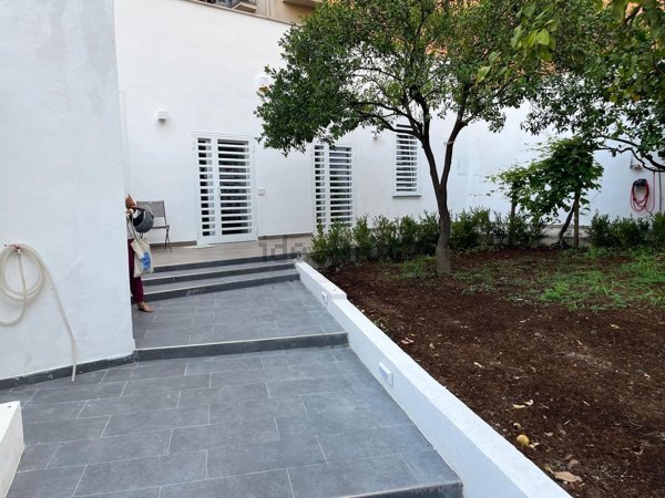 appartamento in affitto a Napoli in zona Chiaia
