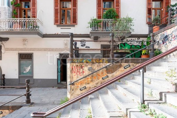 negozio in affitto a Napoli in zona Vomero