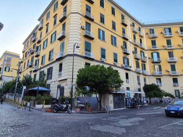 negozio in affitto a Napoli in zona Arenella