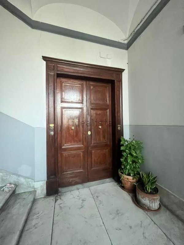 appartamento in affitto a Napoli in zona Chiaia