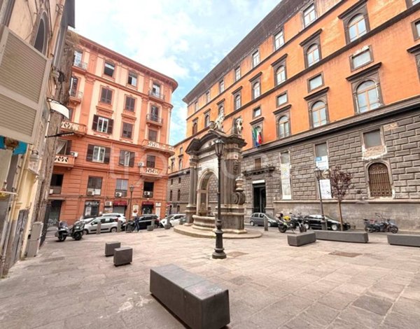 negozio in affitto a Napoli in zona Pendino / San Giuseppe