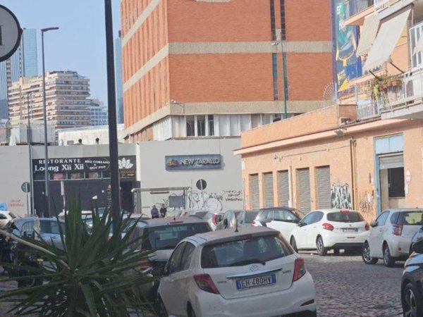 locale commerciale in affitto a Napoli in zona Zona Industriale-Ferrovia