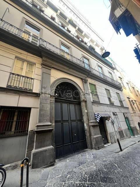 appartamento in affitto a Napoli in zona Chiaia
