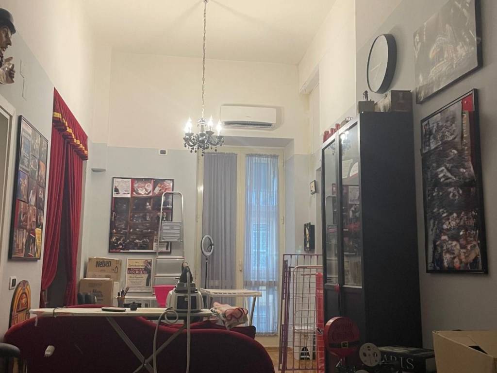 appartamento in affitto a Napoli in zona Chiaia