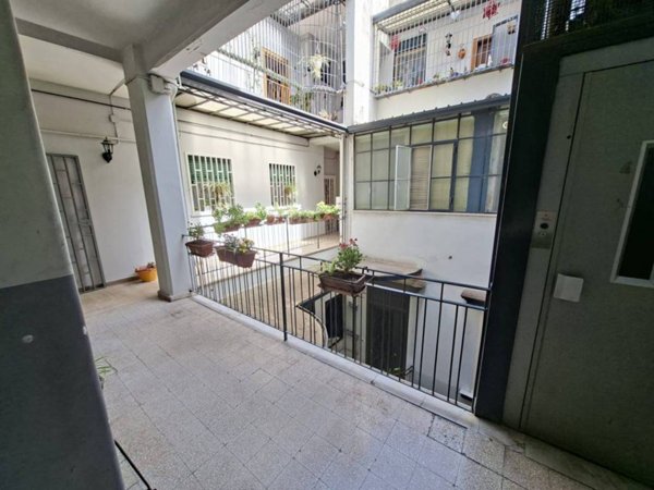 appartamento in affitto a Napoli in zona Chiaia