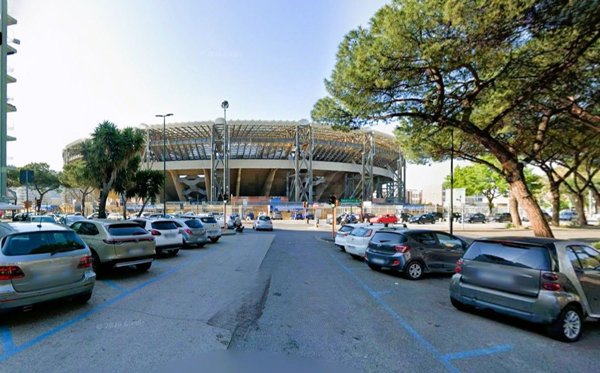 locale commerciale in affitto a Napoli in zona Fuorigrotta