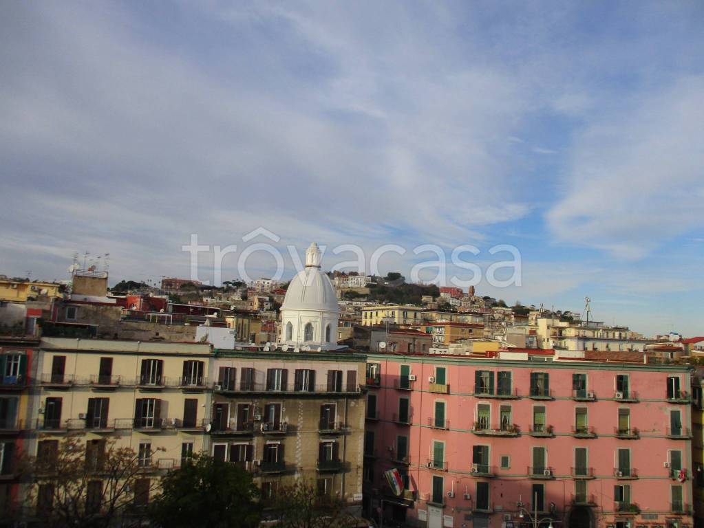 appartamento in affitto a Napoli in zona Stella