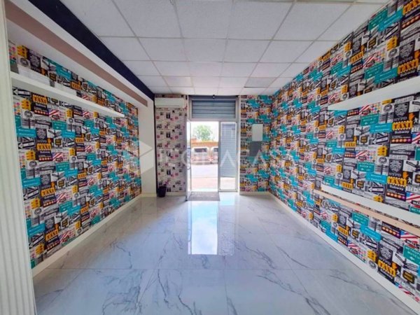negozio in affitto a Napoli in zona Piscinola