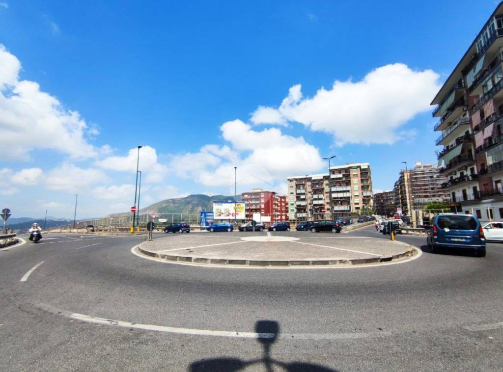 locale di sgombero in affitto a Napoli in zona Vomero