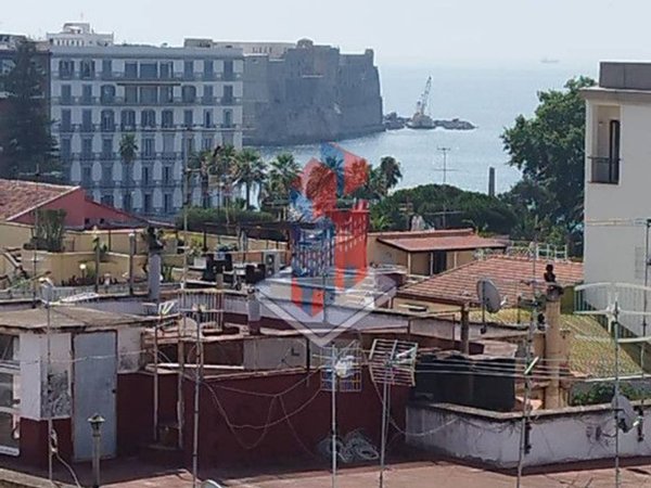 appartamento in affitto a Napoli in zona Chiaia