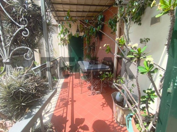 appartamento in affitto a Napoli in zona Chiaia
