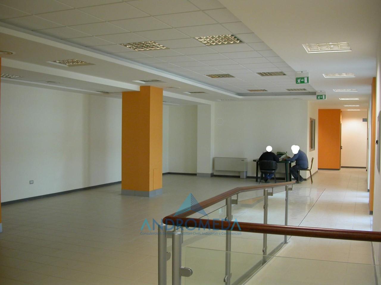 ufficio in affitto a Napoli in zona Capodichino