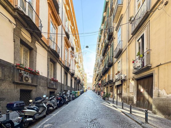 appartamento in affitto a Napoli in zona Chiaia