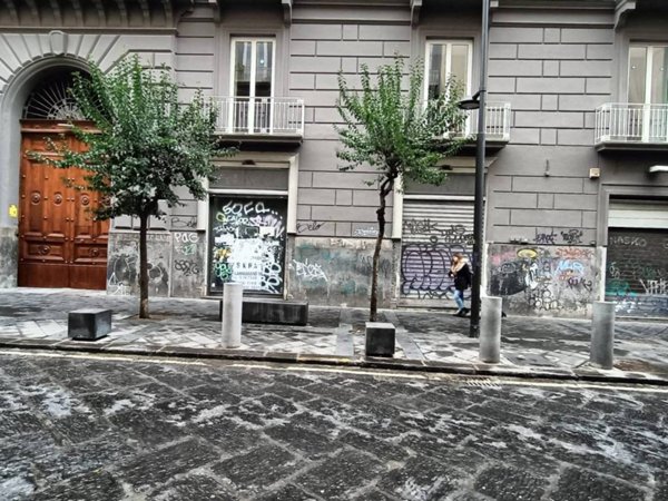 negozio in affitto a Napoli in zona Pendino / San Giuseppe