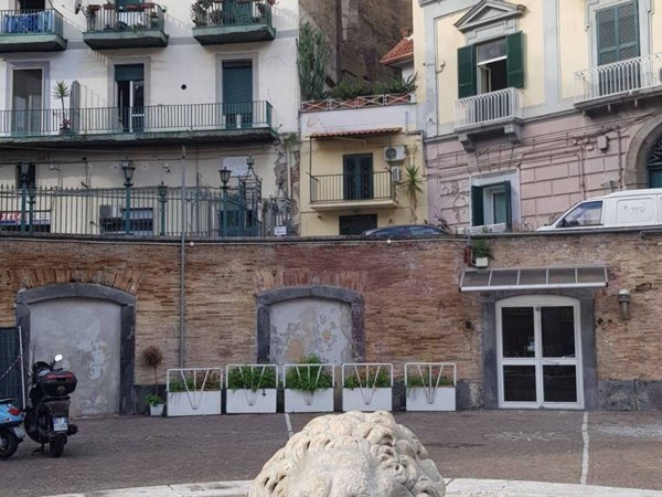 appartamento in affitto a Napoli in zona Chiaia