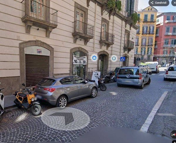 negozio in affitto a Napoli