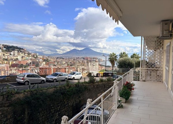 appartamento in affitto a Napoli in zona Chiaia