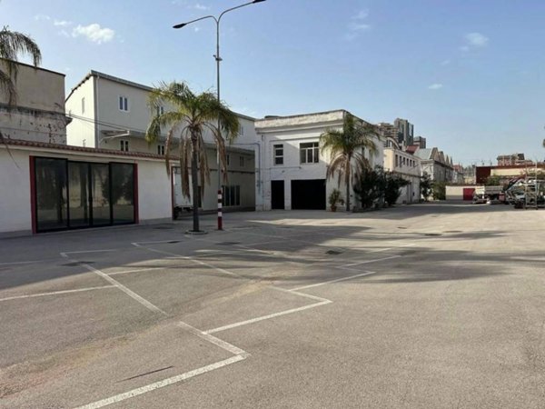 terreno edificabile in affitto a Napoli in zona Zona Industriale-Ferrovia