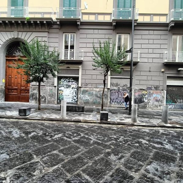 negozio in affitto a Napoli in zona Pendino / San Giuseppe