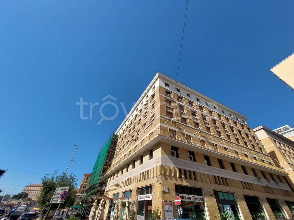 ufficio in affitto a Napoli in zona Porto