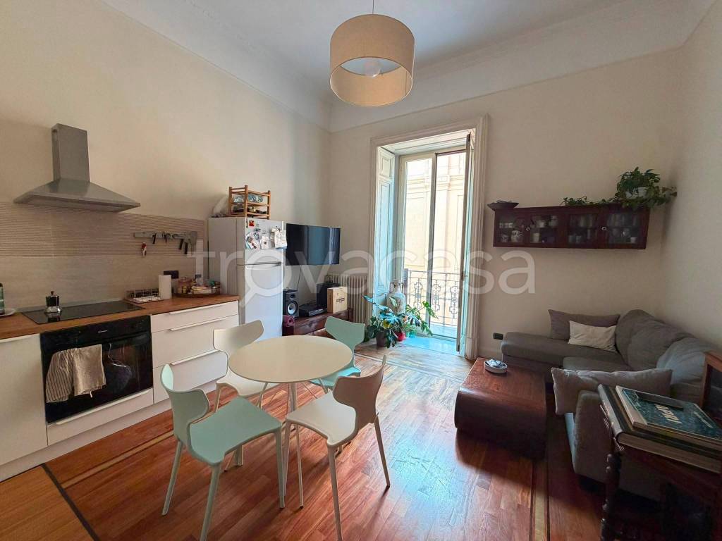 appartamento in affitto a Napoli in zona Porto