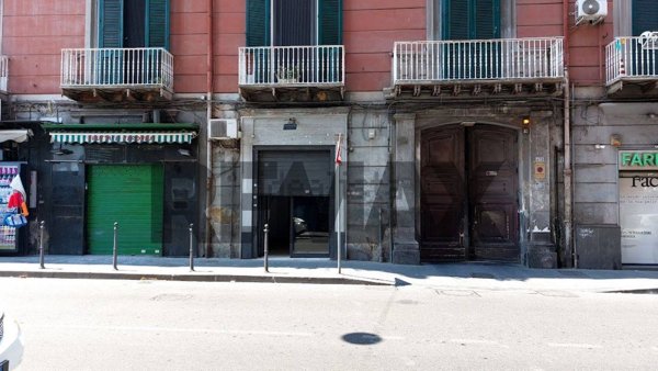 locale commerciale in affitto a Napoli