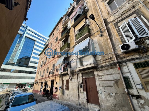 locale commerciale in affitto a Napoli in zona Pendino / San Giuseppe