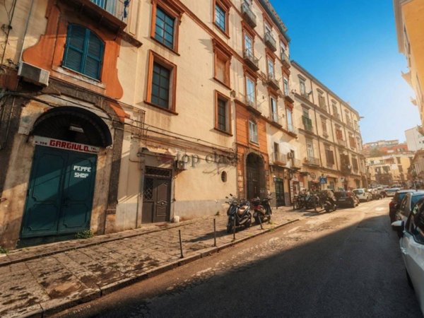 appartamento in affitto a Napoli in zona Stella