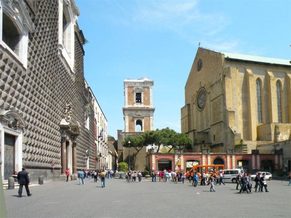 appartamento in affitto a Napoli in zona Stella
